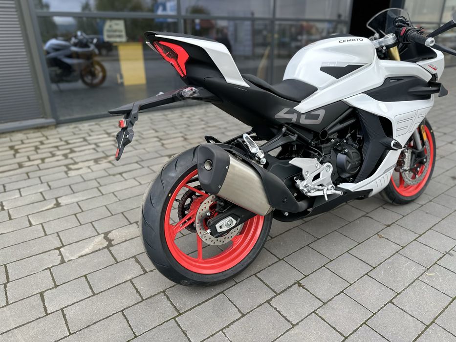 Всього 1 на все місто - 50k.c мотоцикл cfmoto 450 sr