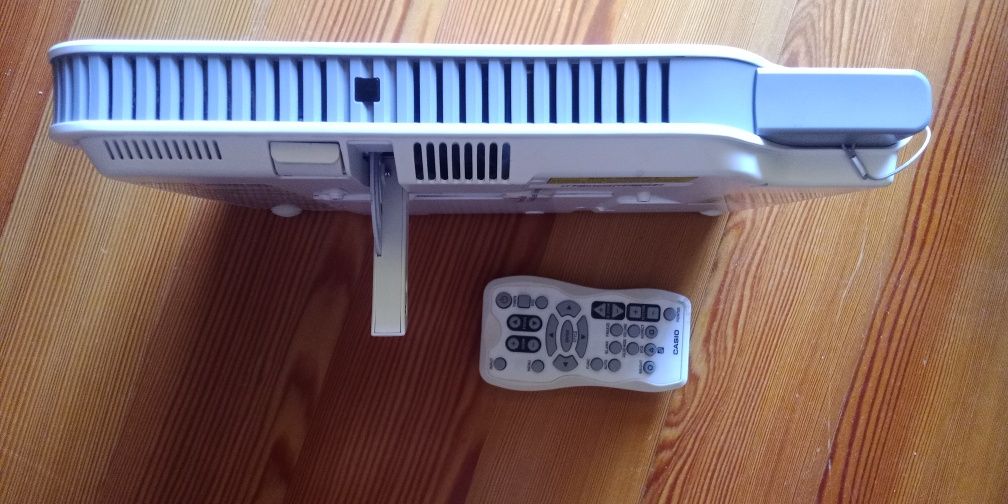 Retroprojetor Casio XJ-A241