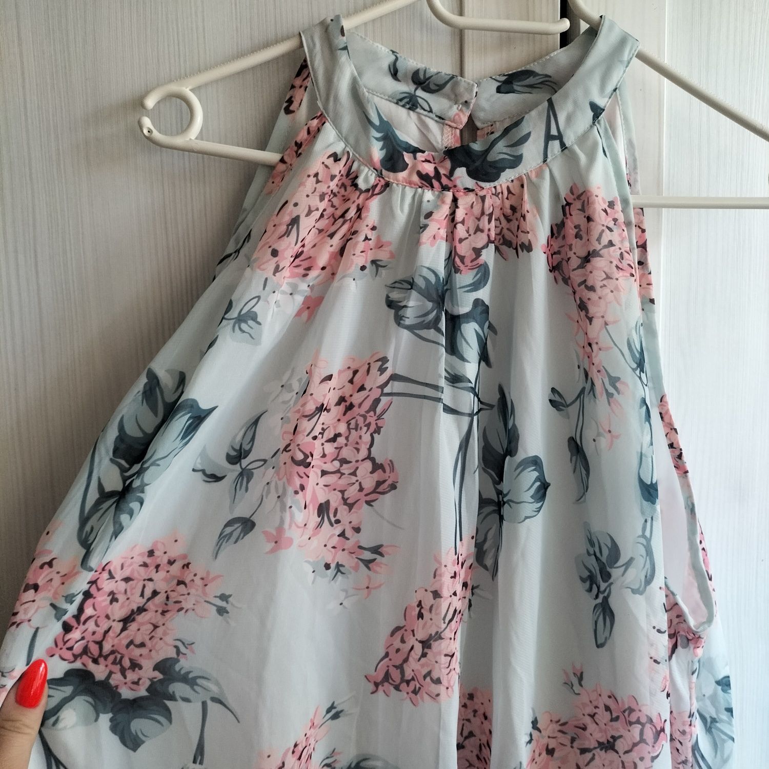 Letnia zwiewna sukienka w kwiaty Shein
