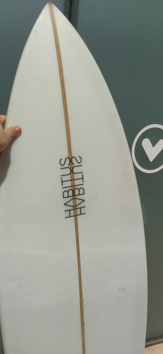 6'6 HABITUS Surf Board - Minimal Wear, Fins and Leach - Custom Made!!