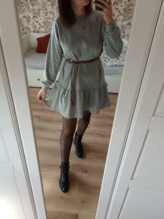 Szara dzianinowa sukienka damska z falbanką oversize jesienny look L