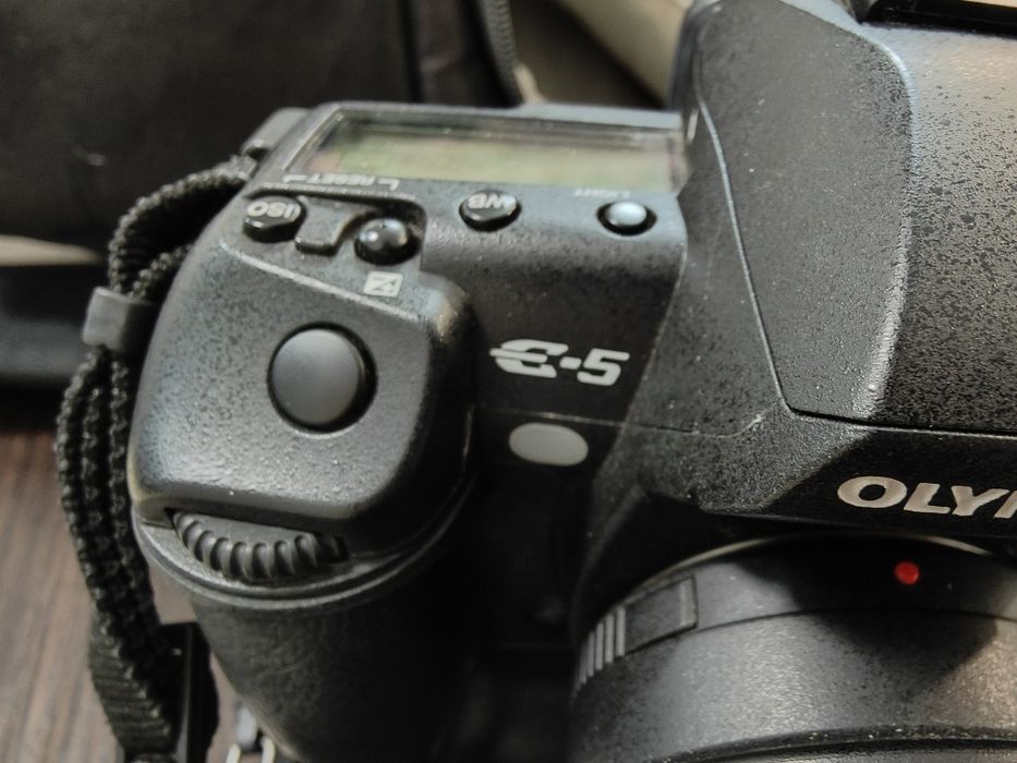 Olympus E5 BODY в хорошем состоянии