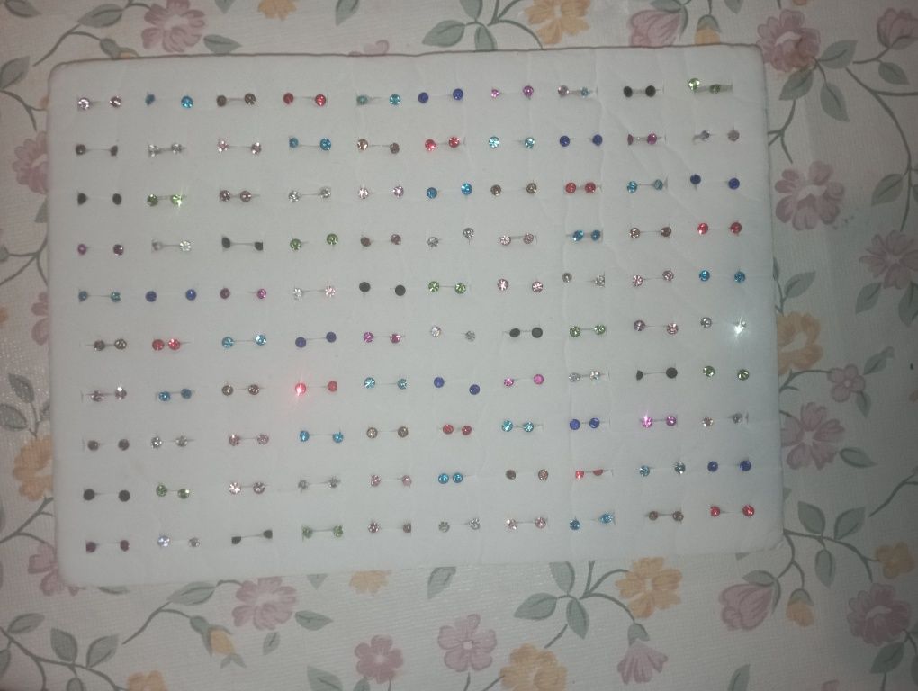 Brincos de várias cores