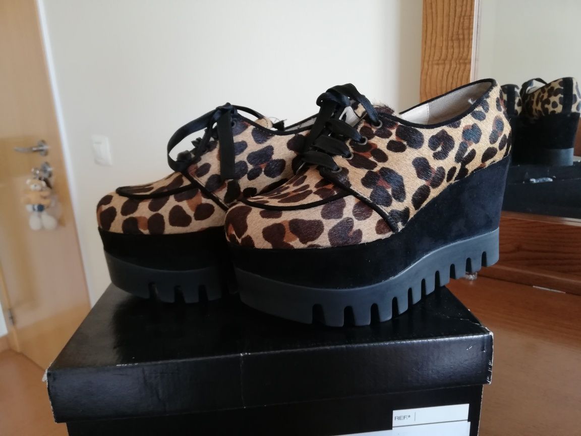 Sapatos leopardo