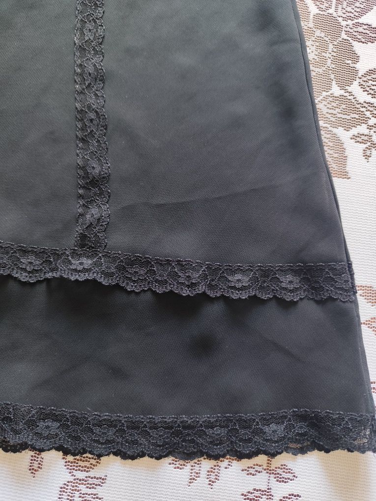 Koszulka nocna z koronką wiązana na szyi rozm 38C. Hunkemoller.