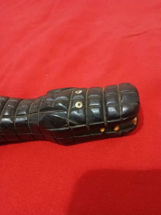 Crocodilo em madeira Colonial