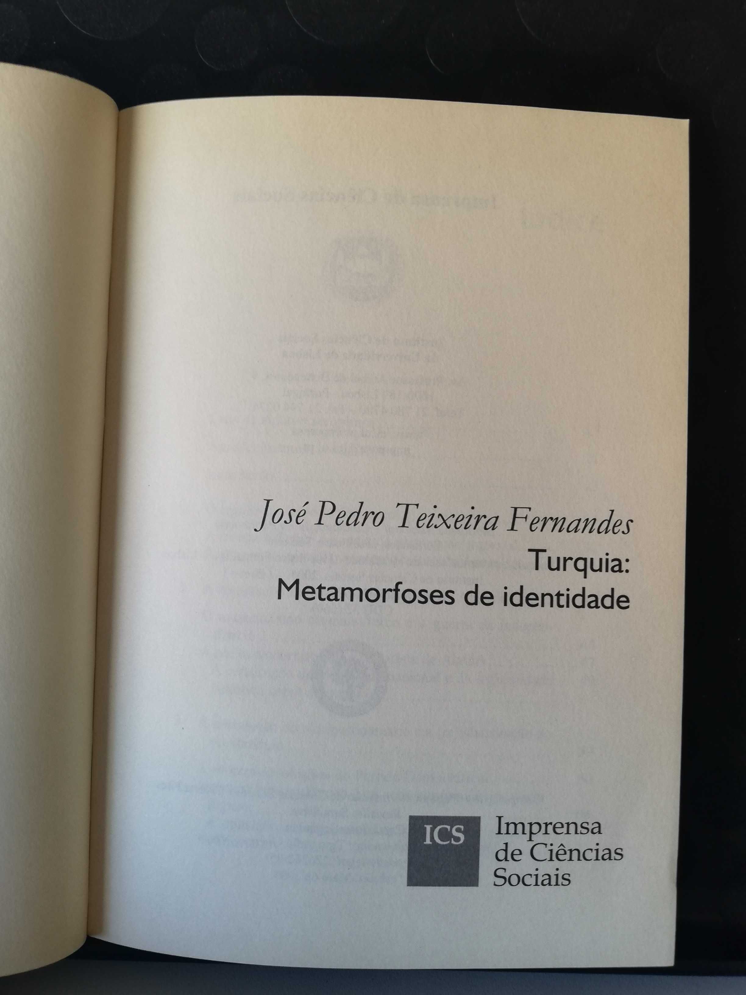 Turquia, metamorfoses de identidade - José Pedro Teixeira Fernandes
