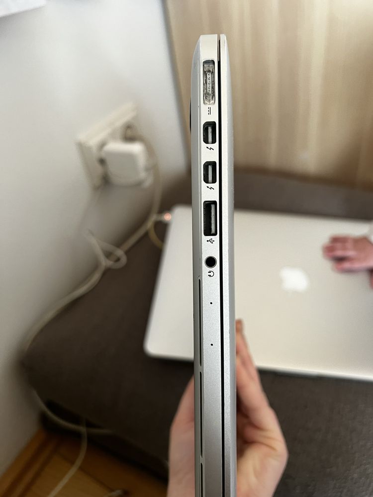 MacBook Pro A1502 8Gb i5