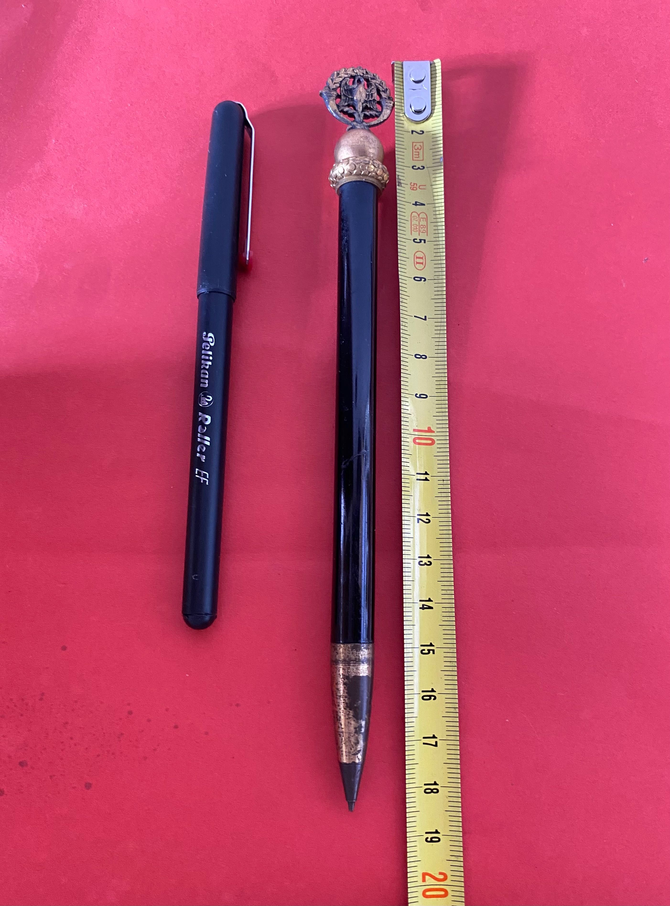 Caneta esferográfica com símbolo militar