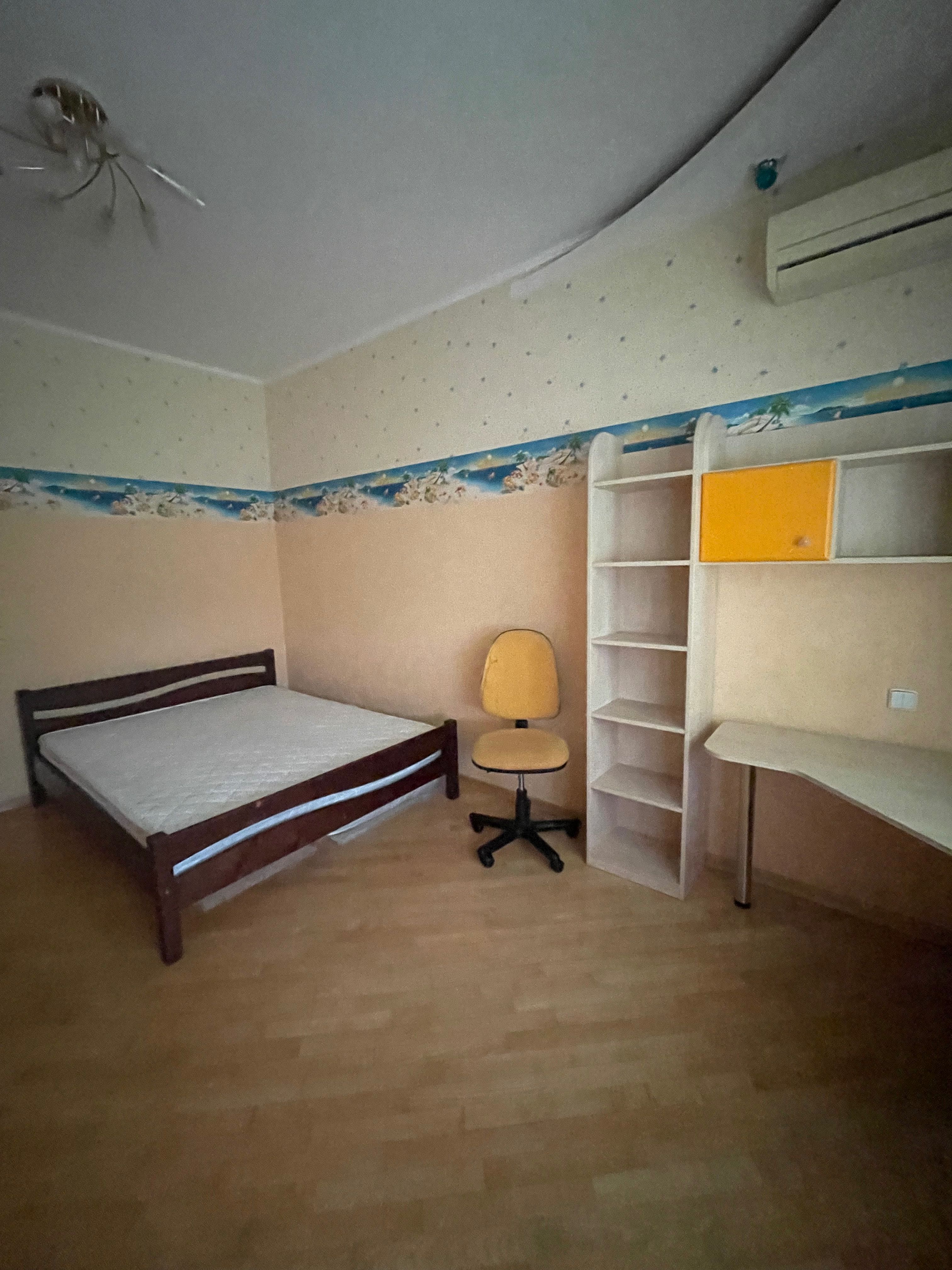 Здається 3 кімнатна квартира 30000 грн м .Мінська Тимошенко 21