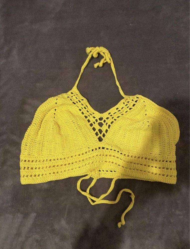 Top de renda amarelo