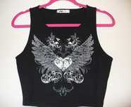 Czarny crop top FB Sister z ozdobnym nadrukiem i cyrkoniami
