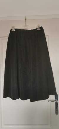 Czarna spódnica retro
