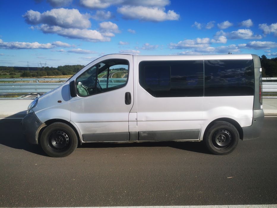 Nissan primastar 1.9 dci 9 osobowy hak niskie spalanie klimatyzacja
