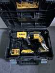 Безщіткови Акум.шуруповерт для гіпсокартону Dewalt DCF 620