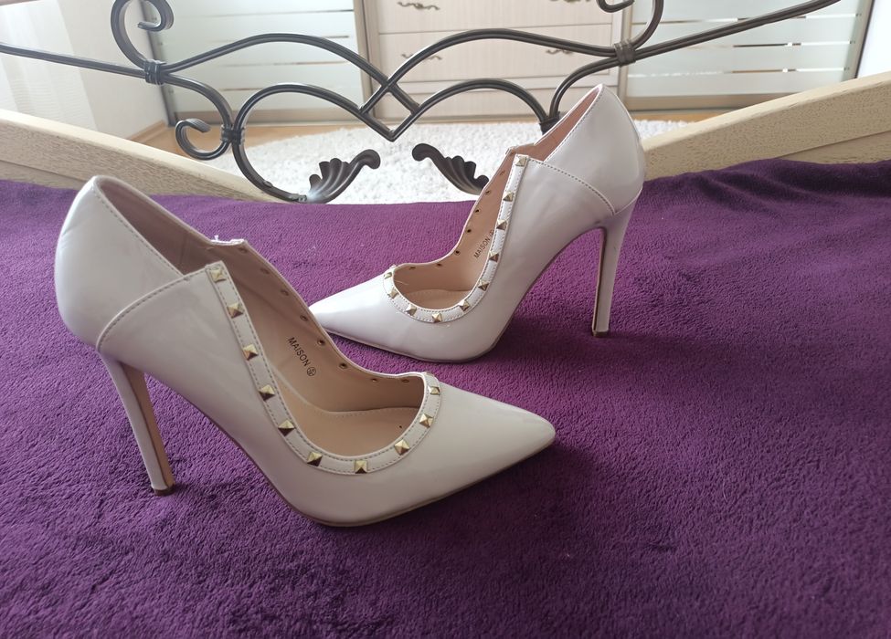 Туфлі-човники на підборах 38р