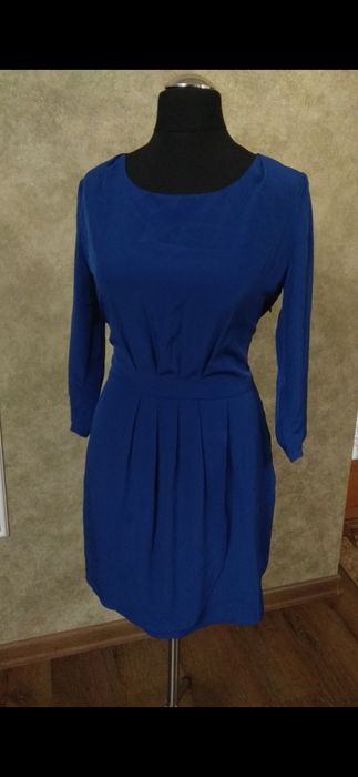 Сукня бренда Mango