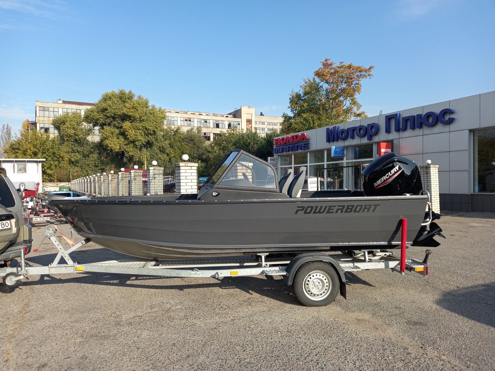 Човен новий POWERBOAT 480