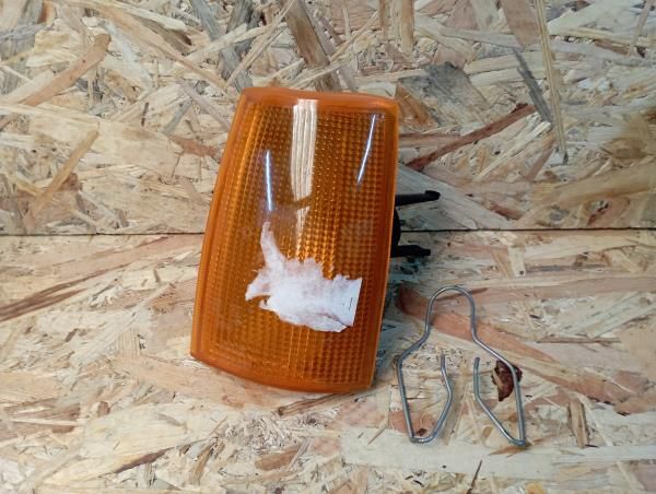 Pisca frente esquerdo RENAULT 9 (L42_)