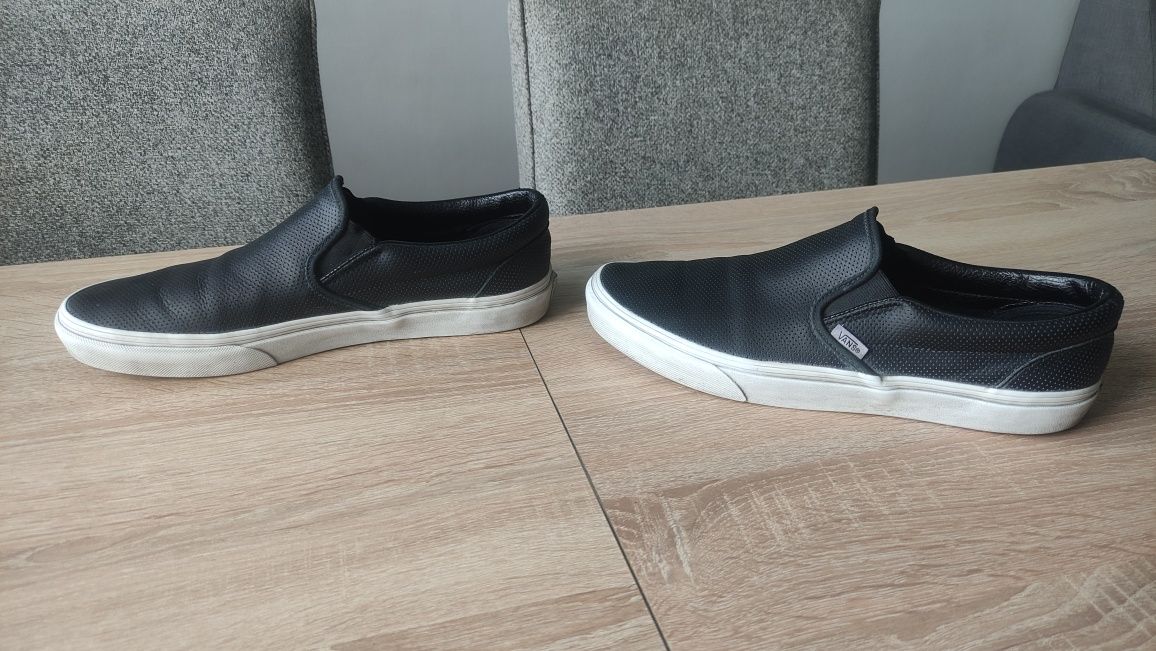 Oryginalnie trampki Vans slip on ze skóry licowej 44,5 - 29 cm