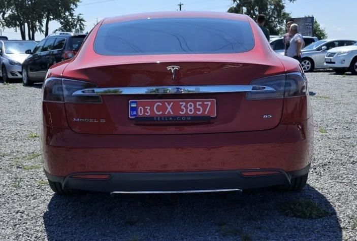 Опенда авто tesla S 90 кіловат 400+ км