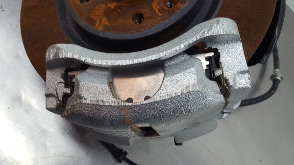 Pinça travão / maxila de travão frente direita RENAULT Kadjar (HA_, HL