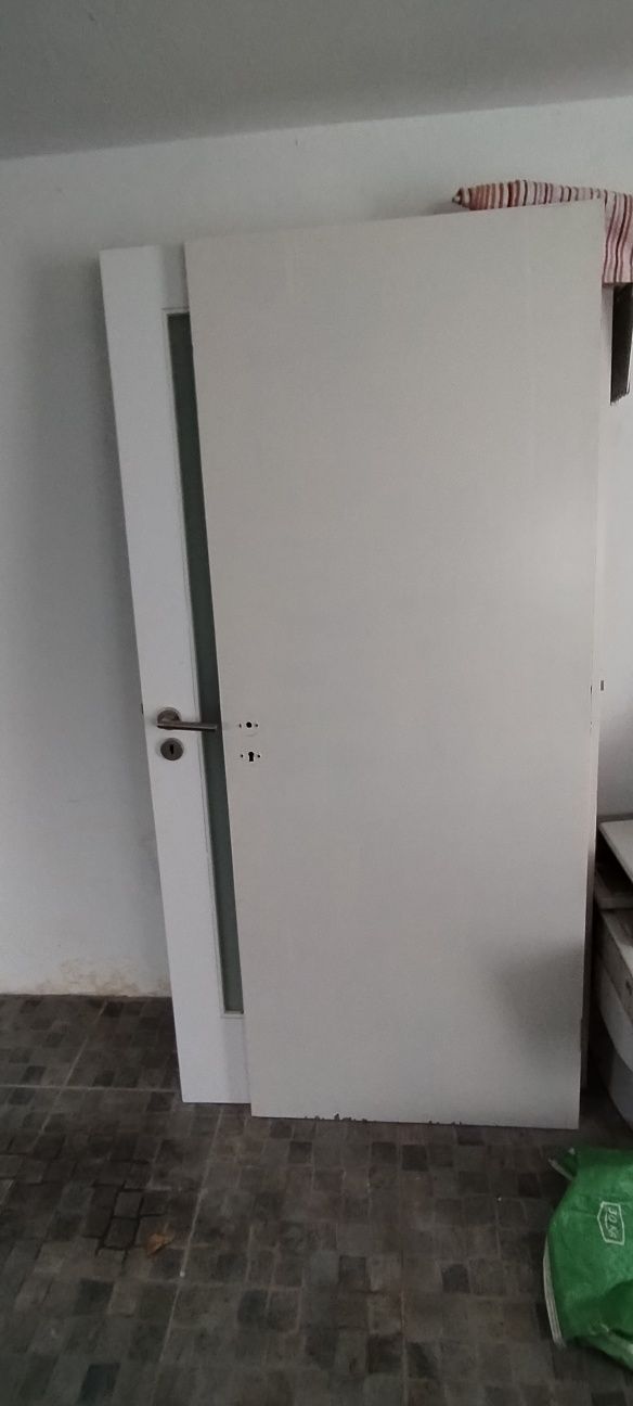 Vendo porta de madeira