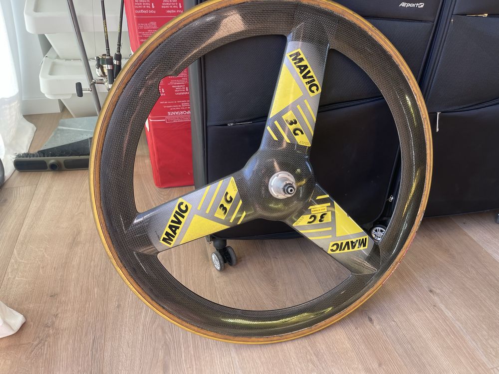 Roda mavic carbono