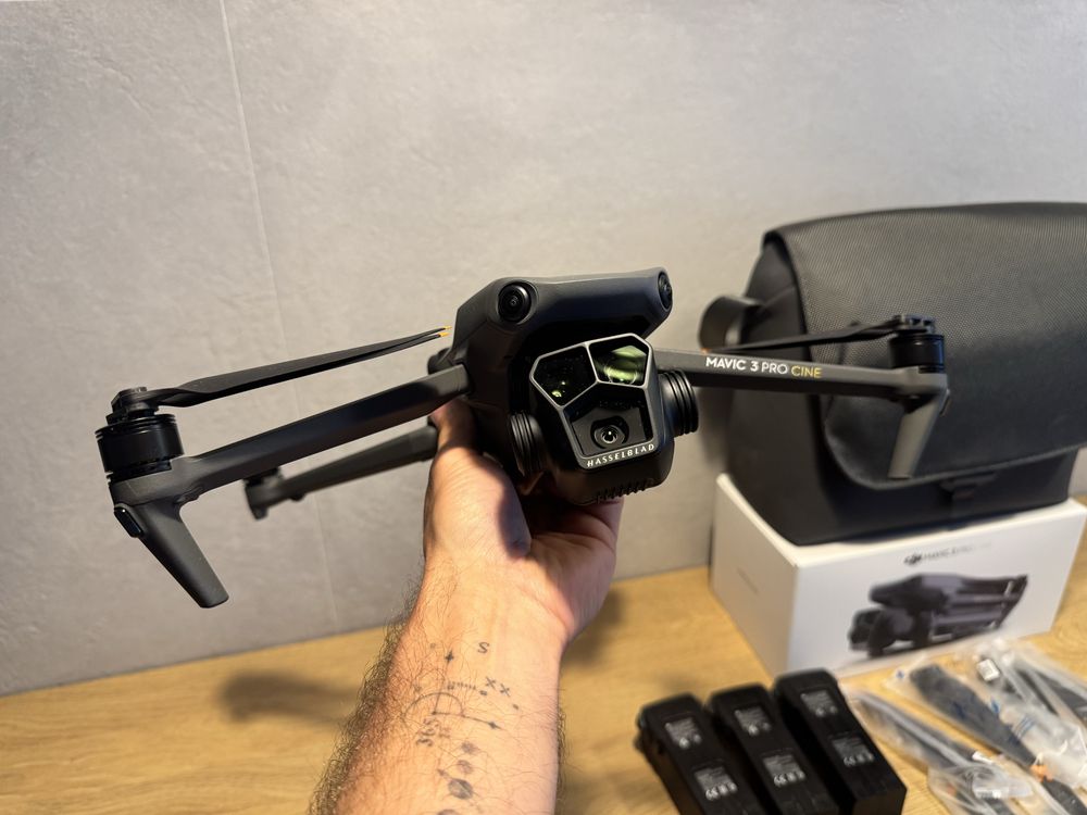 DJI Mavic 3 pro cine premium combo, ssd 1TB FVAT