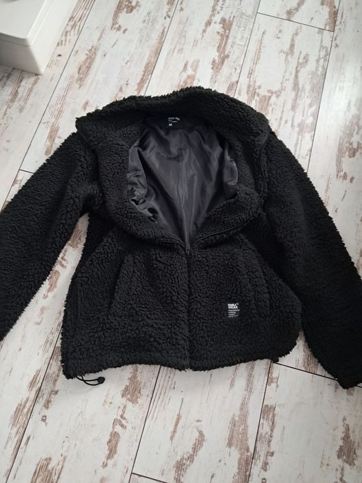 Czarne futro sinsay męskie