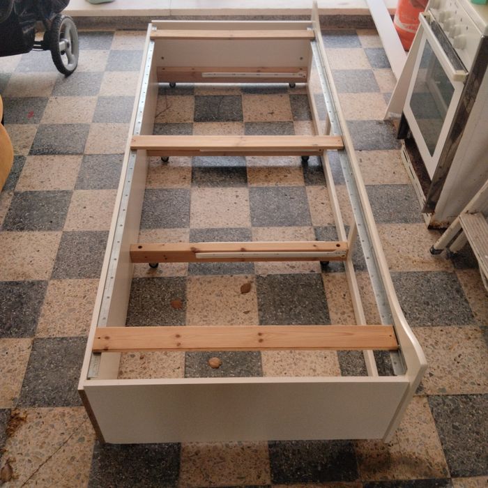 Cama individual dupla com 3 gavetas