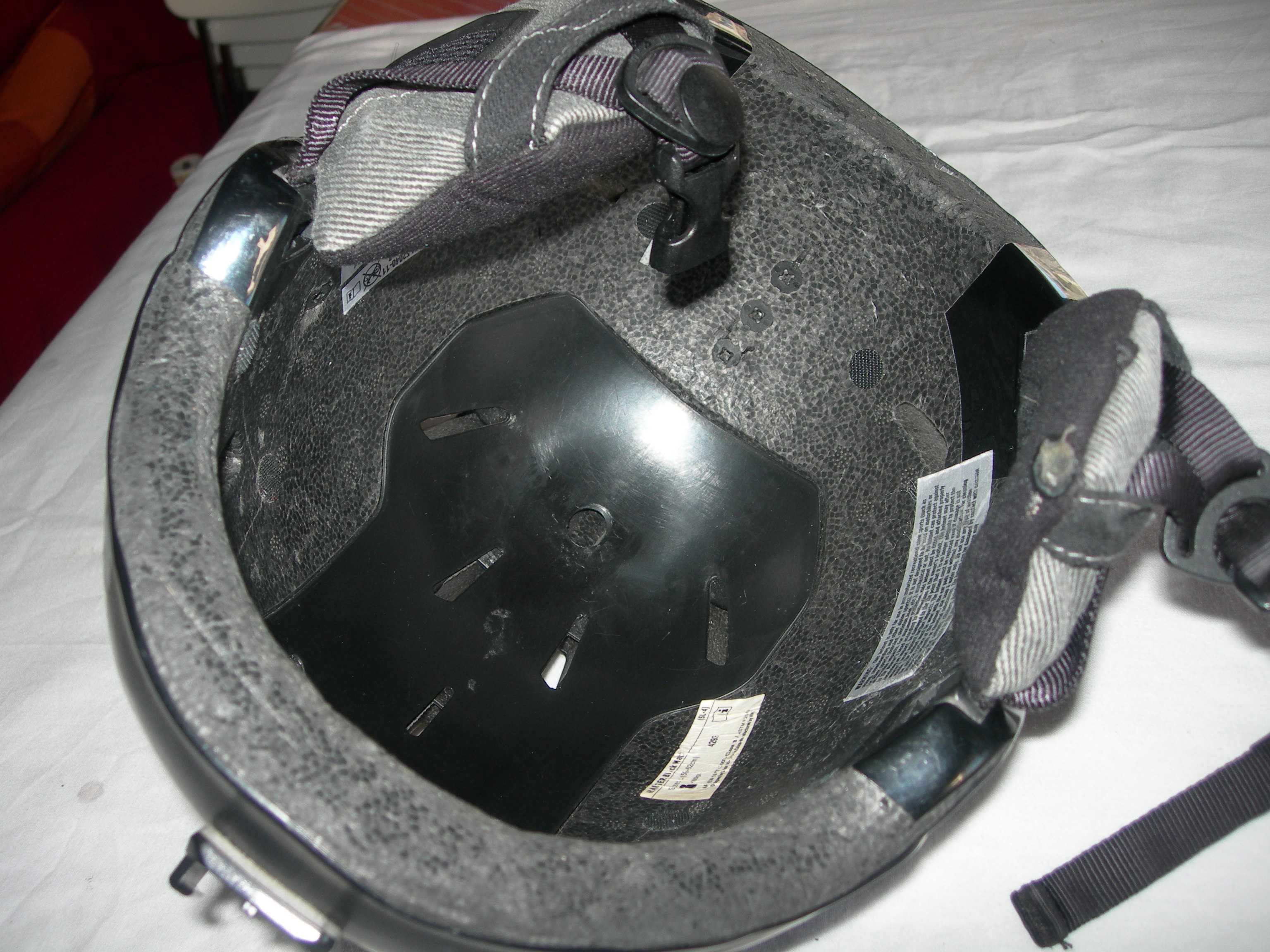 Capacete de proteção Salomom.
