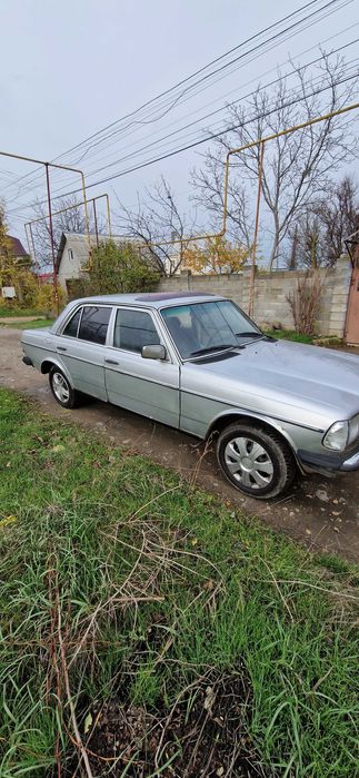 Мерседес 123 на автомате