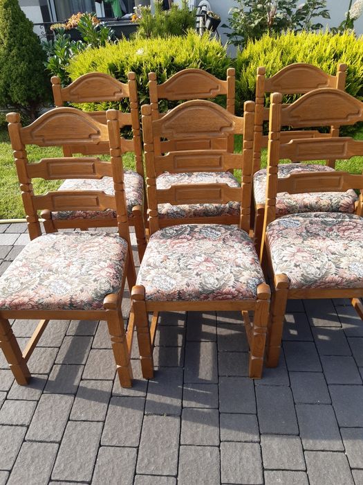 Sprzedam 8 krzeseł dębowych