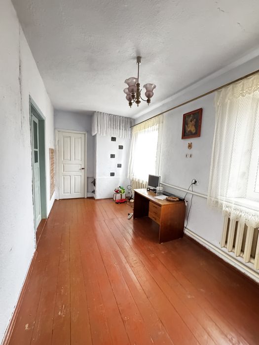 Продаж будинку Сутиски