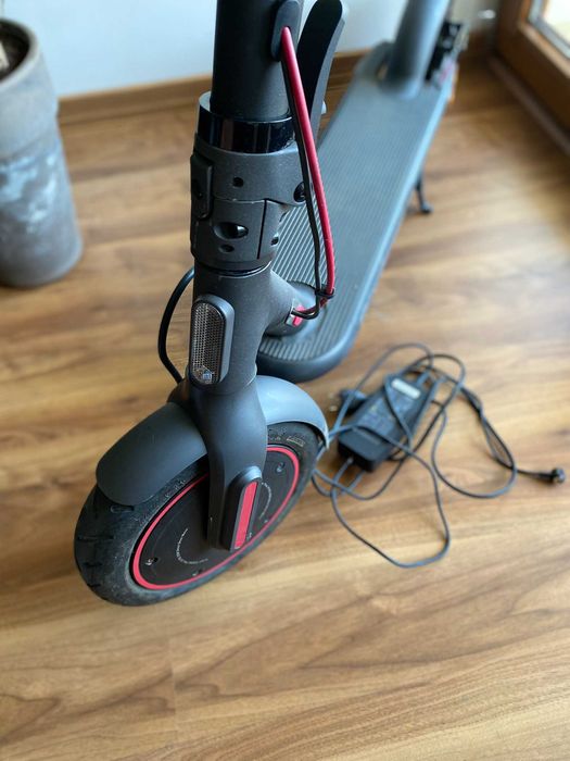 Hulajnoga elektryczna Xiaomi Scooter 4 PRO