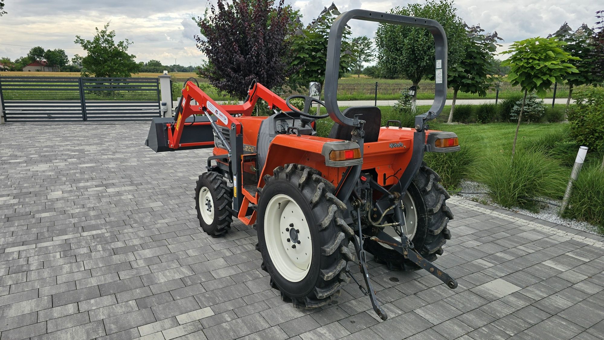 Japoński Traktorek Kubota 22KM 4x4 z Turem + Łycha