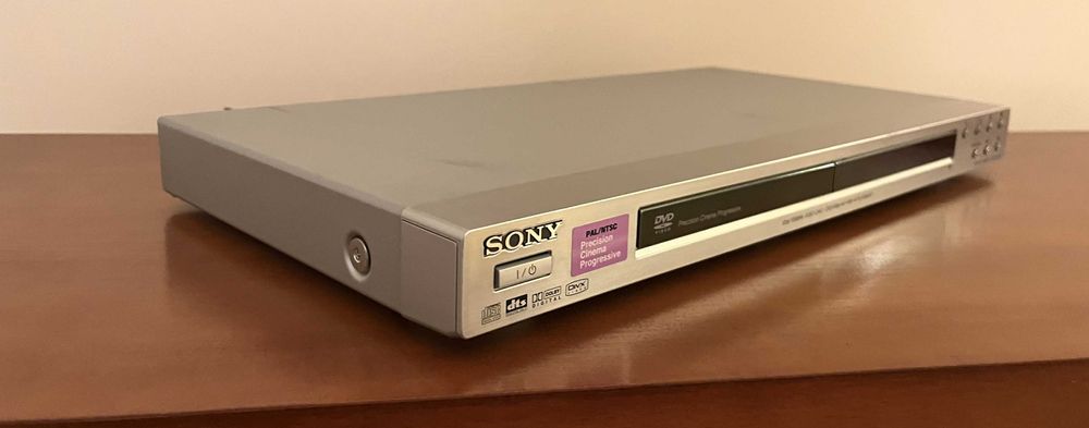 Wysokiej jakości odtwarzacz DVD - SONY - NS52P