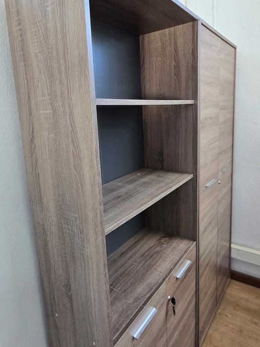 Conjunto escritório - 2 secretárias e 2 armários