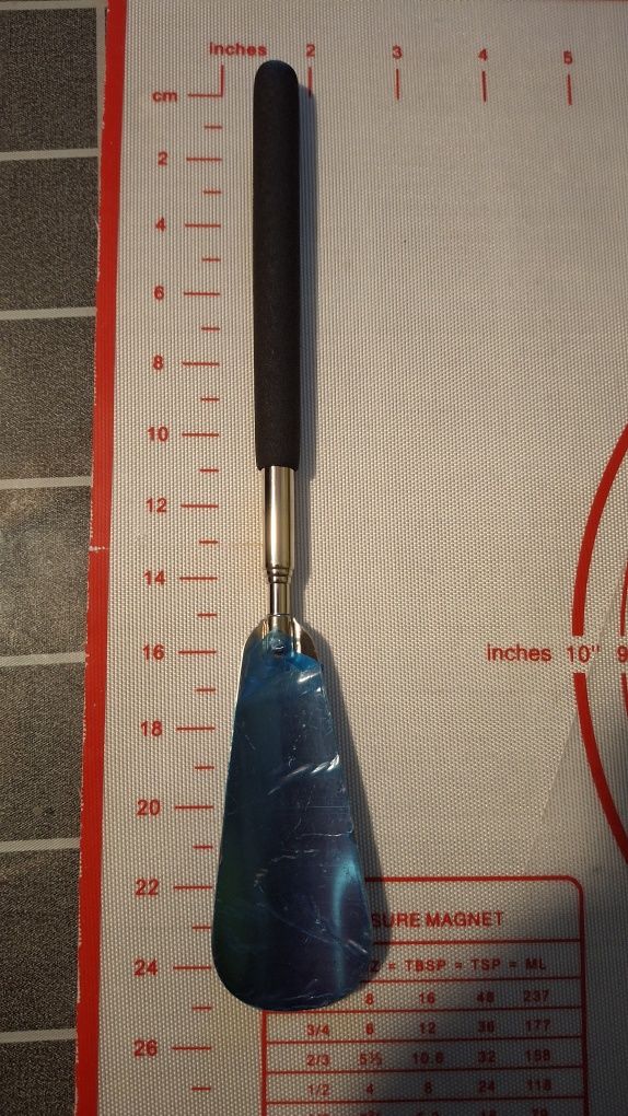 Łyżka do butów teleskopowa 25-63cm