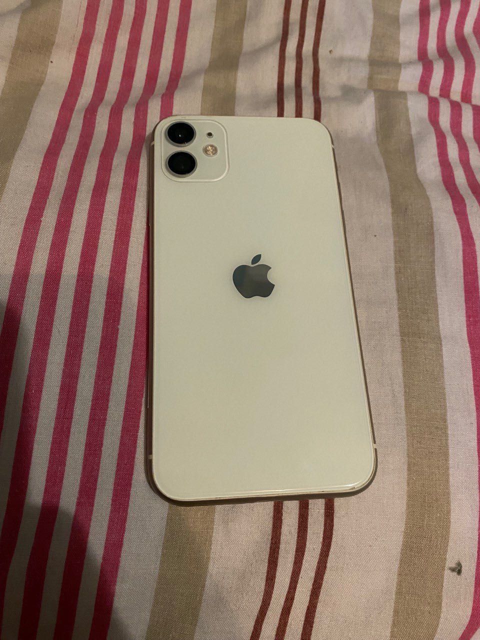 iPhone 11  на 64 гіг