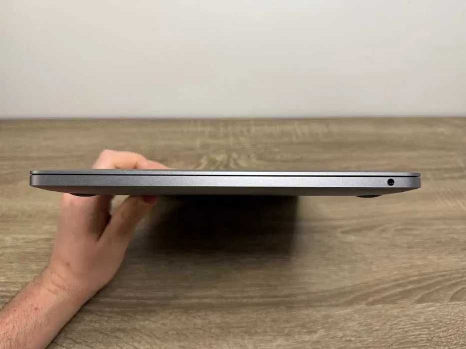 MacBook Pro M1 8/256 Space Gray