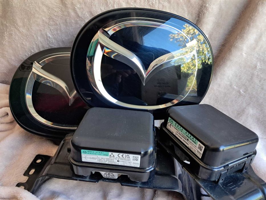 Радар Mazda KD7J-67XA1 + емблема Mazda СХ-5, -9 + кронштейн під радар