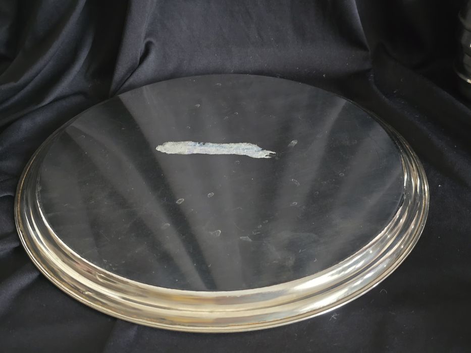 Zestaw: taca, filiżanki,  cukiernica,  patera na nodze retro prl