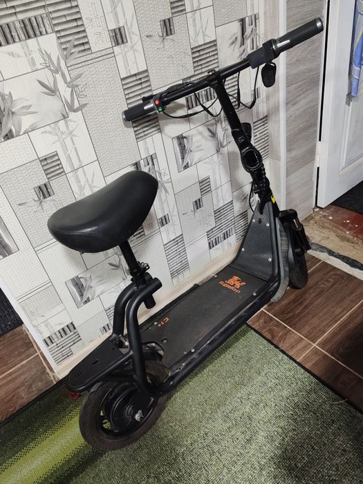 Продам електросамокат Kugoo