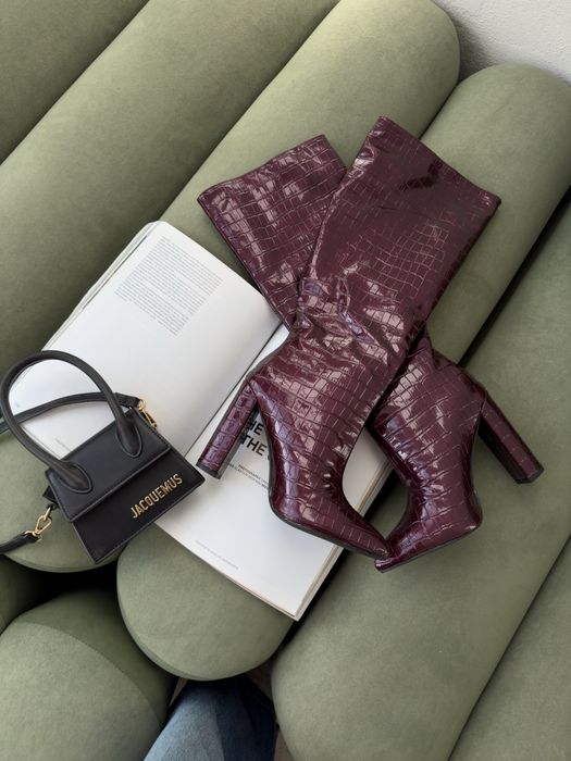 Бордові лаковані чоботи на підборах, 37 розмір