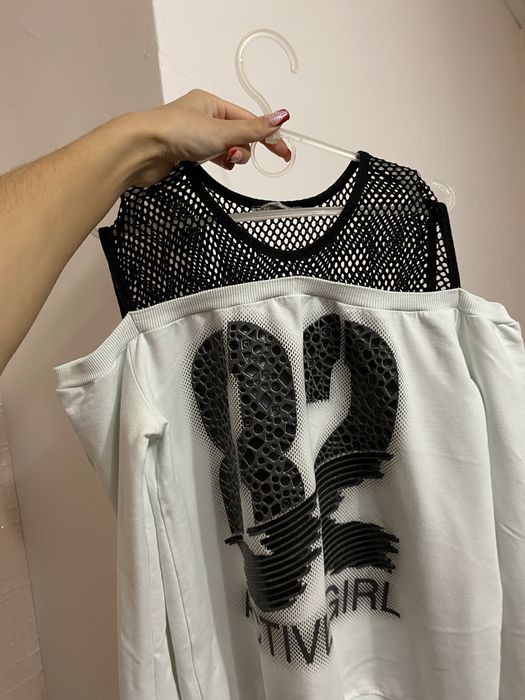 Кофта з відкритими плечима