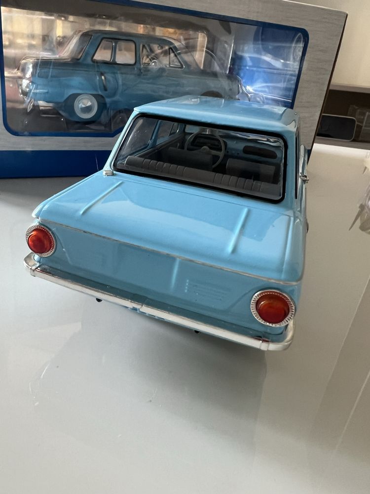 Модель автомобіля ЗАЗ 966 «Запорожець», 1/18 металева. Виробник MCG.