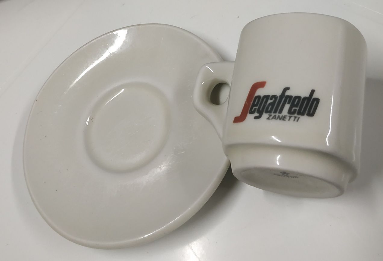 Conjunto chavenas de café + pires Marca