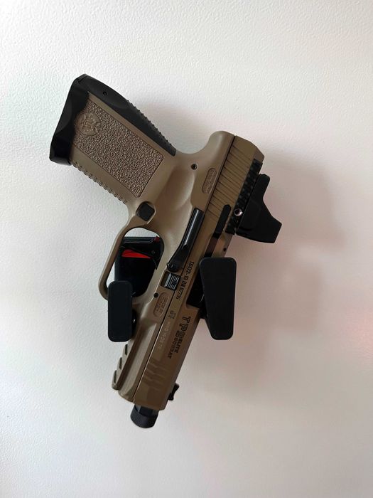 Uchwyt magnetyczny na broń